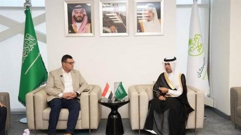 وزير الإسكان يبحث