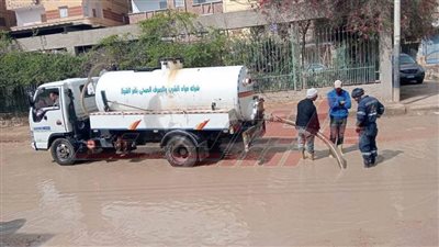 «مياه كفر الشيخ» تعلن انتشار المعدات لرفع مخلفات الأمطار 