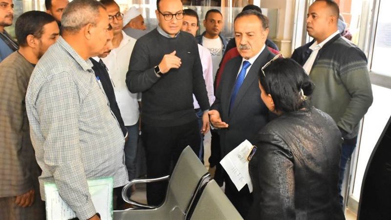 محافظ أسيوط يلتقي