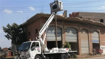  بالصور.. محافظ الغربية يتابع صيانة أعمدة الإنارة والحد من سرقة التيار الكهربائي