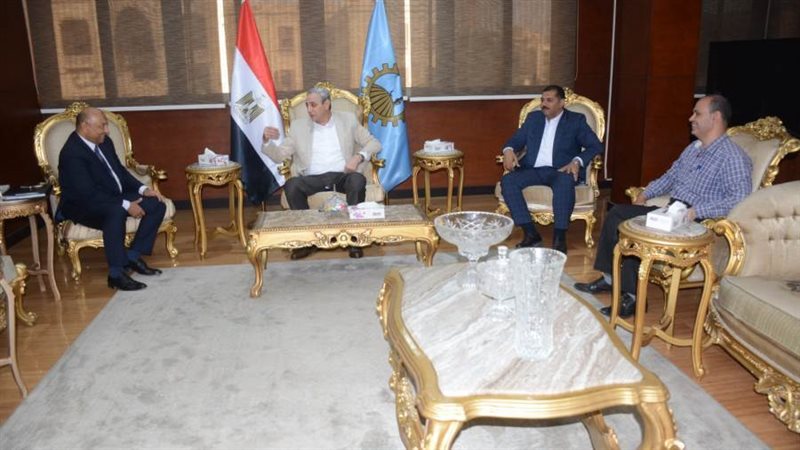 محافظ الغربية خلال