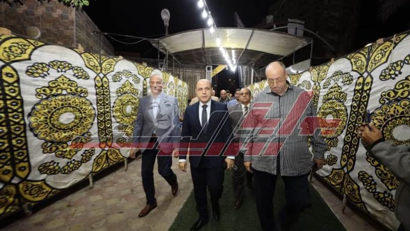 المحافظ يؤدي واجب