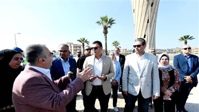 وزير الإسكان ومحافظ دمياط يتفقدان محطة معالجة صرف صحى رأس البر 