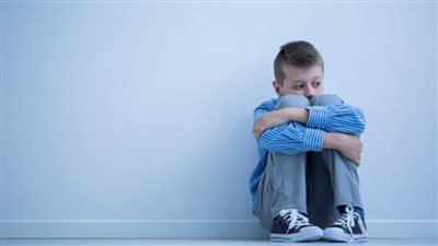 خلي بالك.. 7 أعراض بسيطة تكشف إصابة ابنك بـ «التوحد» 