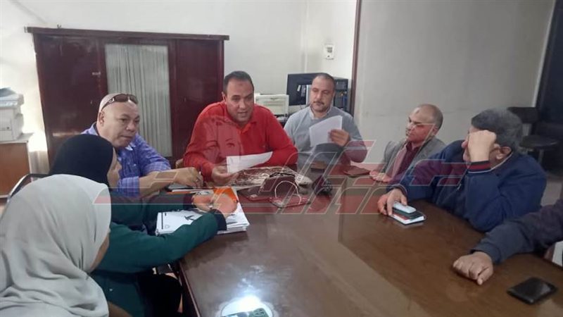 خلال الإجتماع