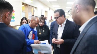  وزير الصحة يقوم بزيارة مفاجئة لمستشفى الخانكة التخصصي ويوجه بالتعامل الفوري مع حالات الطوارئ