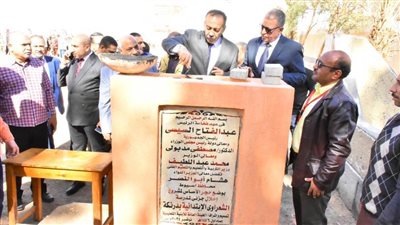 محافظ أسيوط يضع حجر أساس لتوسعات مدرسة الشعراوي الابتدائية بـ