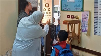 الكشف على 167 حالة بقافلة طبية متخصصة في أمراض العيون بالخصوص