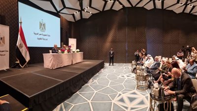 وزير الخارجية يعقد لقاءً مع ممثلي وسائل الإعلام الكويتية والأجنبية بالكويت