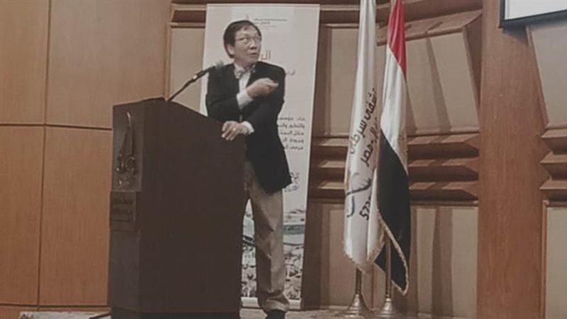 الخبير الأجنبي في