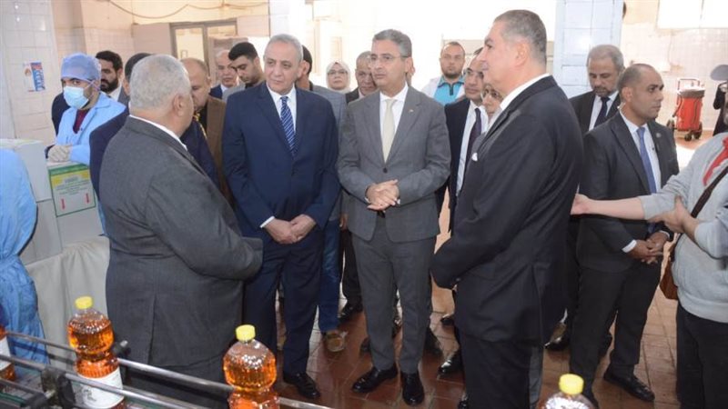 وزير التموين ومحافظ