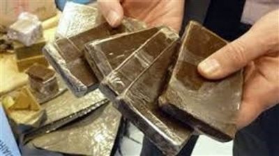 سقوط عنصر إجرامي بالسويس بحوزته 16 كيلو جراما من مخدر الحشيش