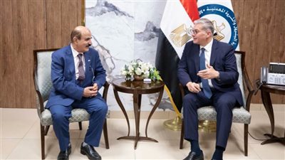 وزير البترول يلتقي علي راشد الجروان الرئيس التنفيذي لـ