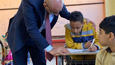 وزير التعليم يوجه بإرسال لجان متابعة دورية لمدرستي تحيا مصر 