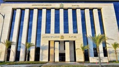 وزارة العمل تبدأ اختبارات لشباب تقدموا على وظائف بالسعودية