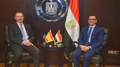 وزير الاستثمار والتجارة الخارجية يبحث مع السفير الإسباني بالقاهرة سبل تعزيز العلاقات الاقتصادية بين البلدين