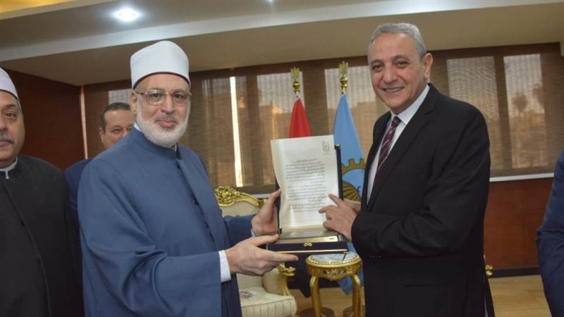 محافظ الغربية خلال