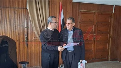 تسليم نماذج 8 للتصالح في مخالفات البناء ببلطيم بكفر الشيخ 