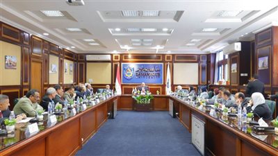 مجلس جامعة دمنهور يستعرض جهود المشاركة في المبادرة الرئاسية 