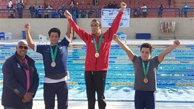 محمد الحسيني يتوج بالميدالية الفضية في سباقات السباحة بكأس مصر