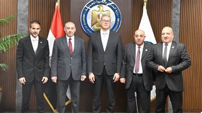 وزير البترول يؤكد على العمل التكاملي والتعاون الوثيق مع المجالس النيابية لتلبية احتياجات المواطنين