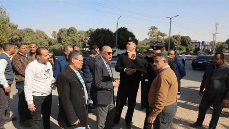 محافظ المنيا خلال