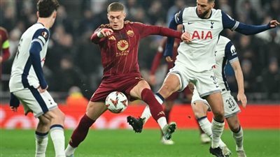 روما يخطف تعادلًا دراميًا أمام توتنهام في الدوري الأوروبي