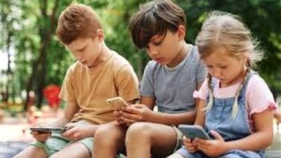 أستراليا تحظر استخدام الأطفال دون سن الـ16 لوسائل التواصل الاجتماعي