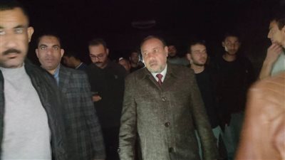 بعد السيطرة على الحريق.. نائب رئيس جامعة الأزهر للوجه القبلي يتفقد المدينة الجامعية