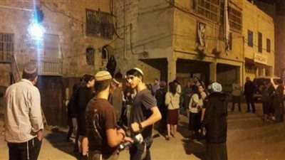  الخليل.. مستوطنون يطلقون الرصاص تجاه منازل المواطنين في قرية الطبقة