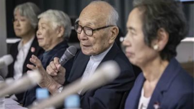 وفد ياباني مؤلف من 30 فرداً يتسلم جائزة نوبل للقنبلة الذرية