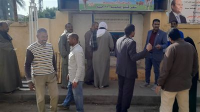 رئيس مركز ديروط يفتتح منفذ لبيع اللحوم البلدية بـ 290 جنيها للكيلو