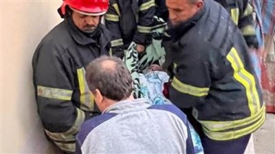 الحماية المدنية بالشرقية تستجيب لاستغاثة شخص غير قادر على الحركة لنقله للمستشفى لتلقى العلاج