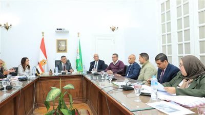 محافظ الجيزة يتواصل مع المواطنين لحل المشكلات اليومية 