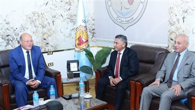 جامعة سوهاج تقدم خدماتها الأكاديمية والبحثية لجامعة صبراتة الليبية في مجالات الطب والصيدلة والتمريض