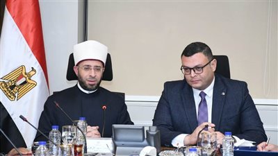 وزيرا الإسكان والأوقاف يناقشان التعاون المشترك 