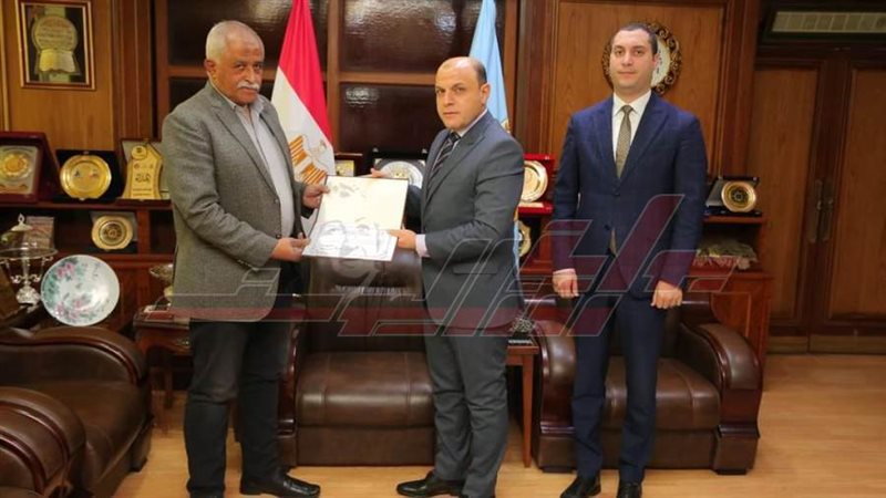 خلال التكريم