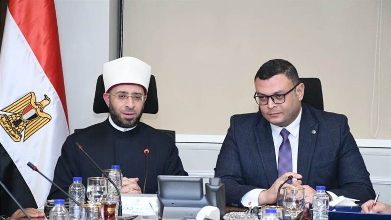 وزيرا الإسكان والأوقاف