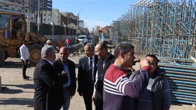 سكرتير بنى سويف يتفقد العمل في مشروع كوبري الشاملة بمدينة بني سويف