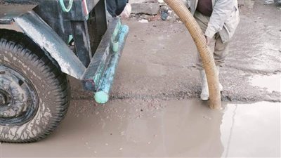 سحب مياه الأمطار ورفع المخلفات من شوارع رشيد ومراجعة المعديات النيلية