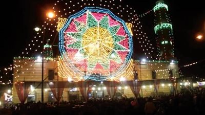 الدعاء لمصر على أعتاب السيدة نفيسة فى ليلة مولدها