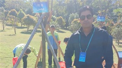  المصريين الأحرار يشارك زيارات مكثفة ويزرع شجرة باسم مصر