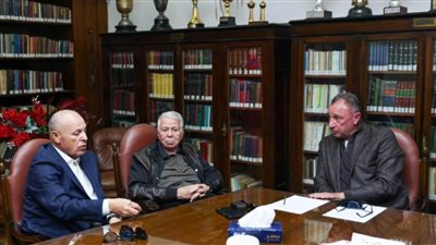 الخطيب وحسن حمدي يستقبلان أبو ريدة في النادي الأهلي