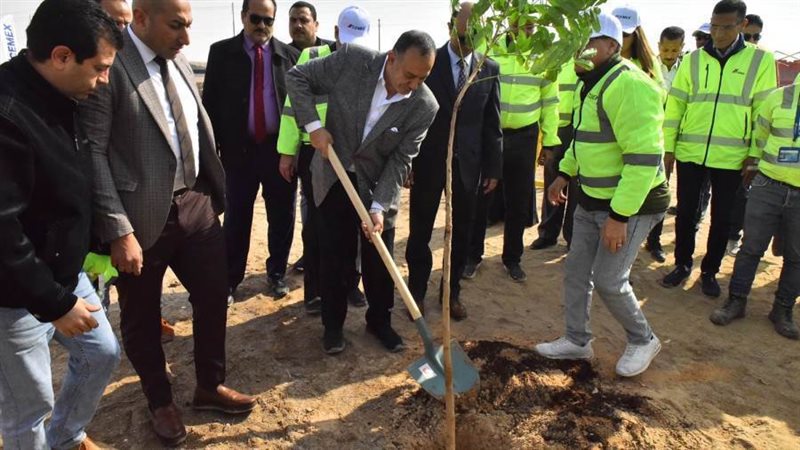 محافظ أسيوط خلال