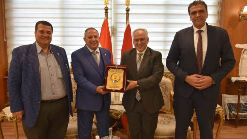 محافظ بورسعيد