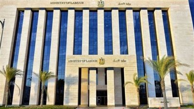وزارة العمل: تكثيف المراجعة ومتابعة نشاط شركات الحاق العمالة بالخارج والداخل