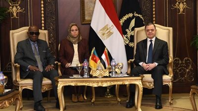 وزير الداخلية يستقبل مندوب عام الأمن الوطني بالكاميرون خلال زيارة رسمية للبلاد