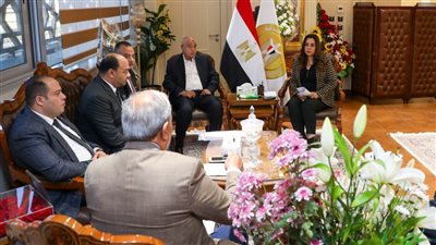 وزيرة التنمية المحلية تلتقى عددًا من أعضاء مجلس النواب