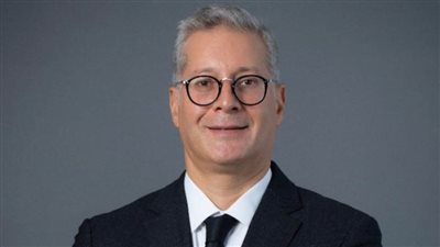 وزير البترول يبحث مع 