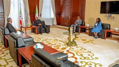 رئيس جمهورية بورندي يستقبل رئيس جمعية رجال الأعمال المصريين الأفارقة بقصر الرئاسة